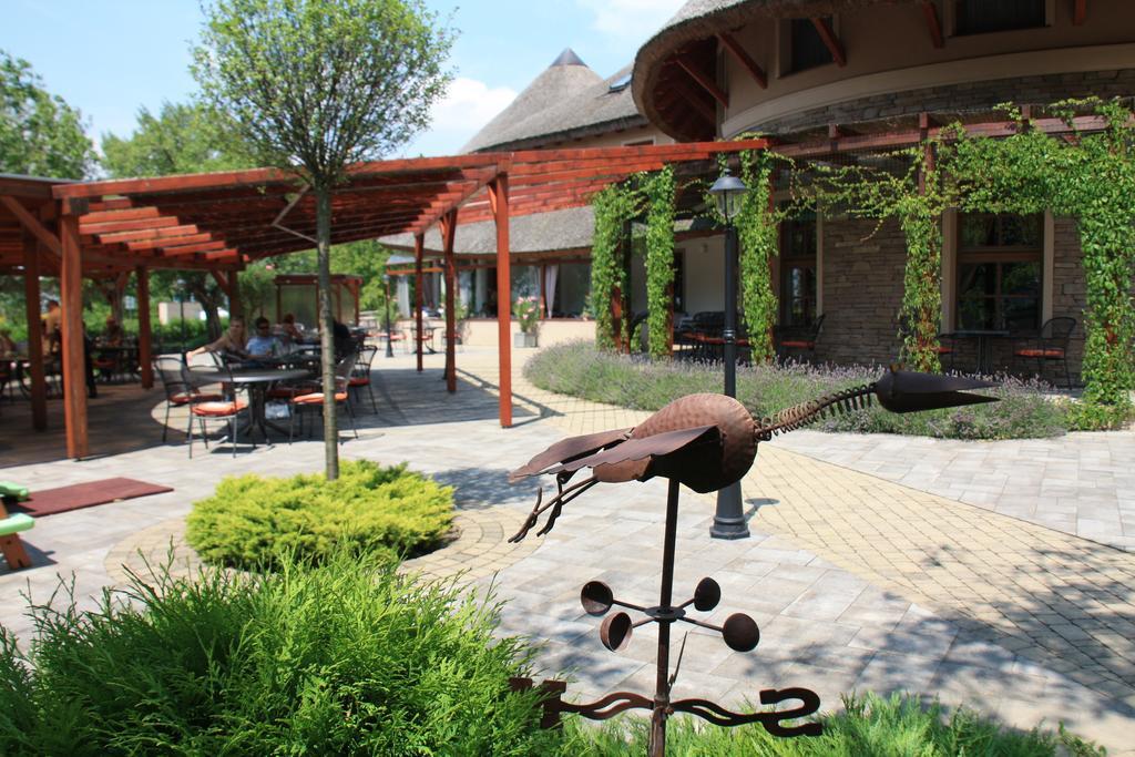 Penzion Eko Park Piestany エクステリア 写真
