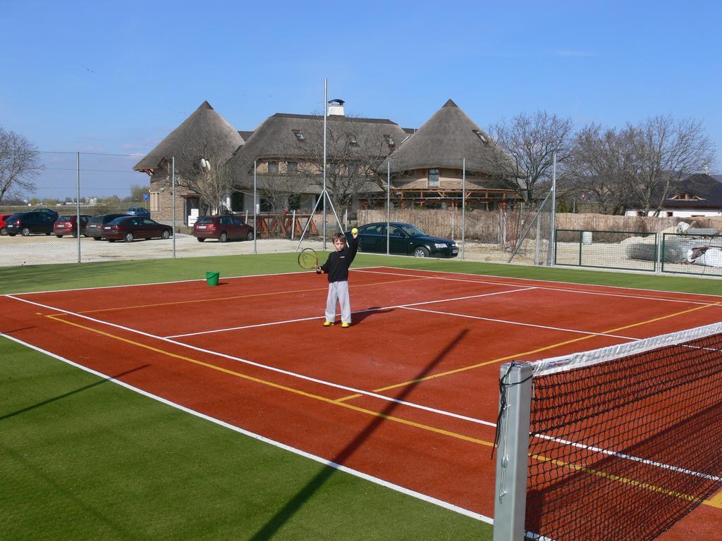 Penzion Eko Park Piestany エクステリア 写真