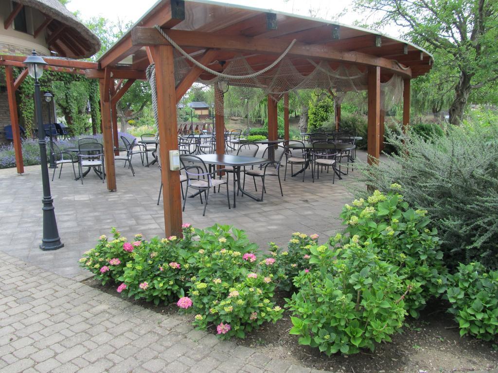 Penzion Eko Park Piestany エクステリア 写真