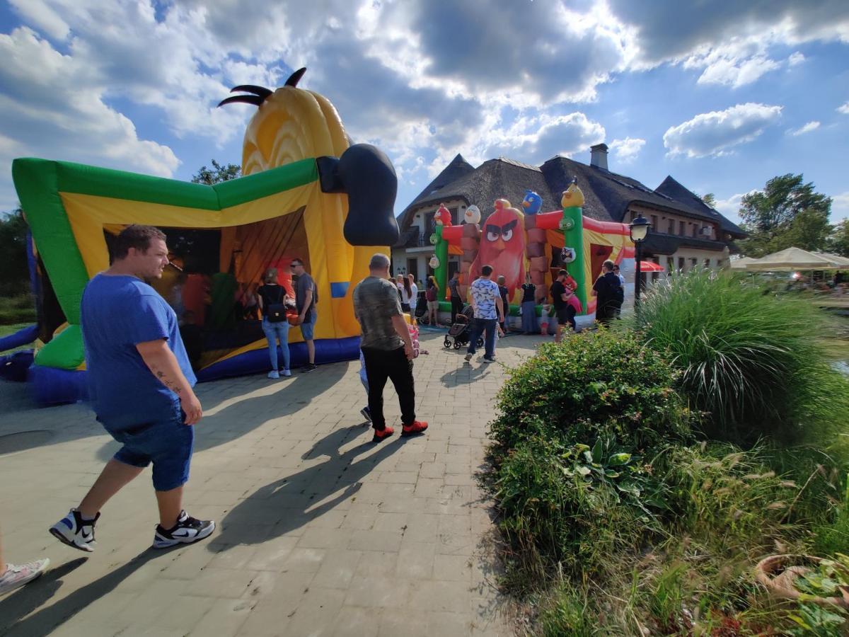 Penzion Eko Park Piestany エクステリア 写真